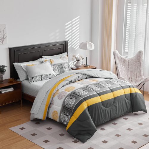 Geometric striped print bedding set