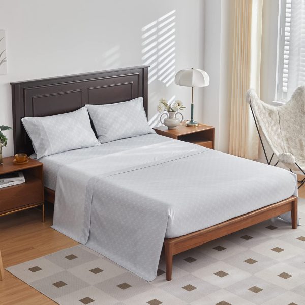 Geometric striped print bedding set