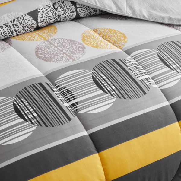 Geometric striped print bedding set