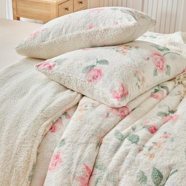Soft and fluffy floral pattern wool duvet cover set